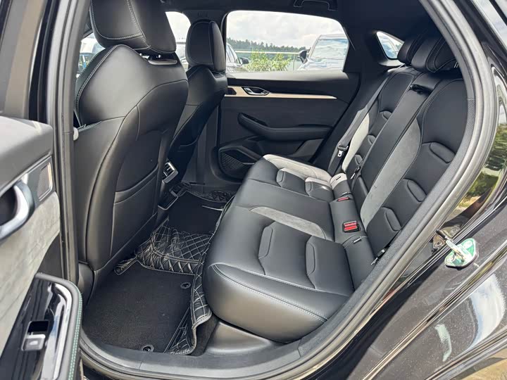 Photo 8 - Geely Preface