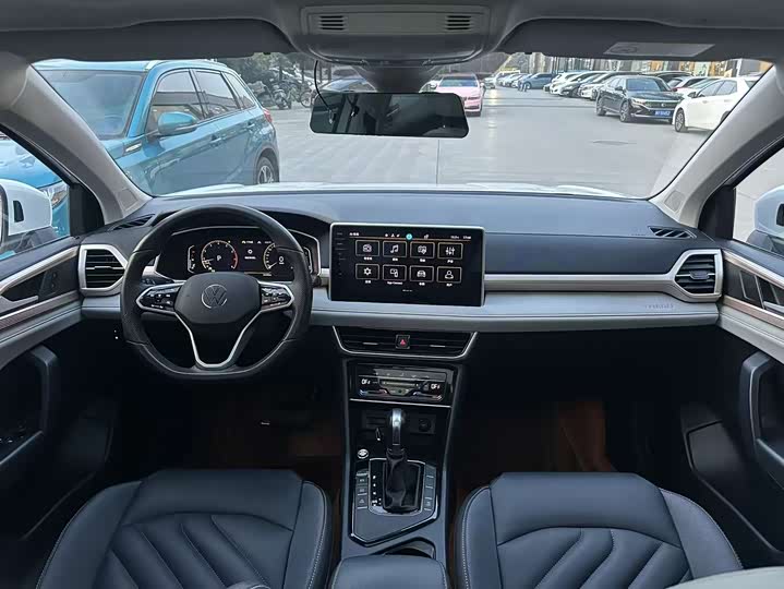 Фото 8 - Volkswagen Tharu