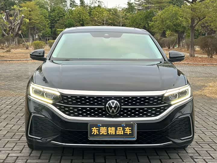 Фото 2 - Volkswagen Passat