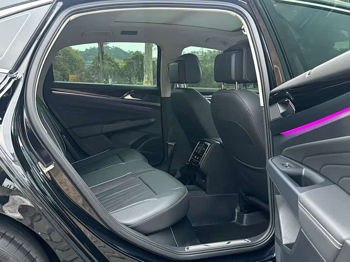 Фото 6 - Volkswagen Passat