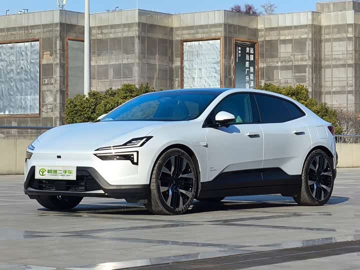 Фото 1 - Polestar 4