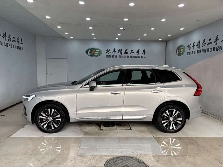 Фото 4 - Volvo XC60