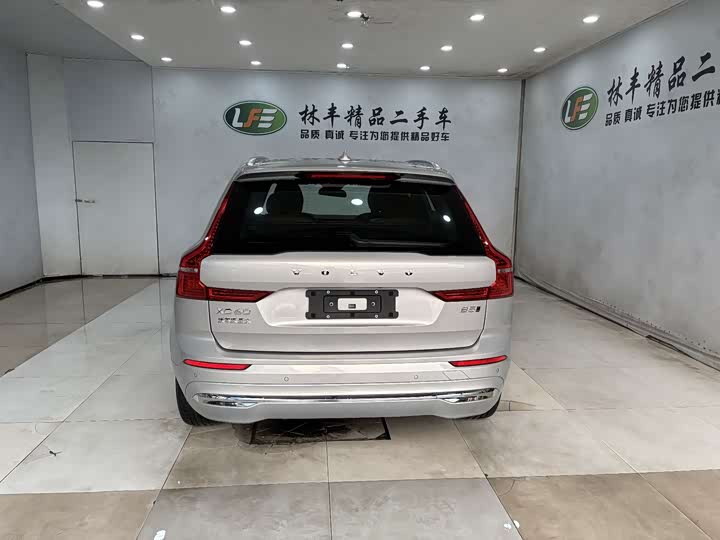 Фото 6 - Volvo XC60