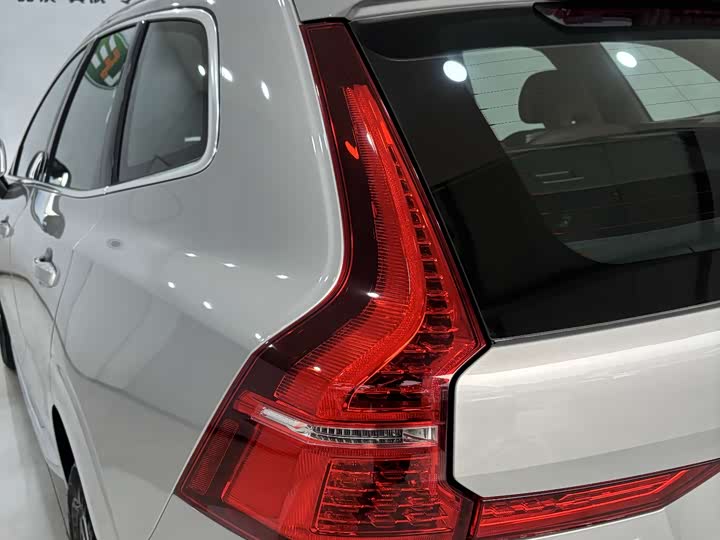 Фото 9 - Volvo XC60