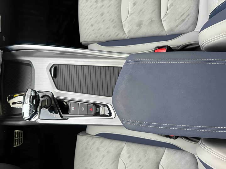 Photo 8 - Geely Preface