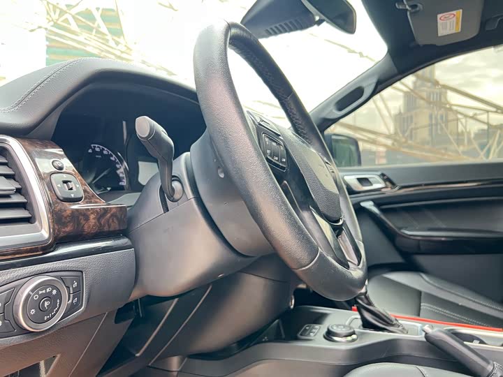 Фото 4 - Ford Everest