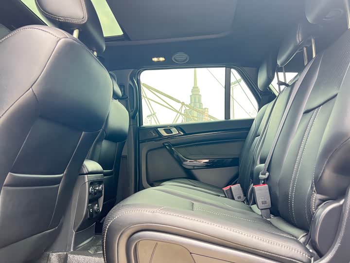 Фото 6 - Ford Everest