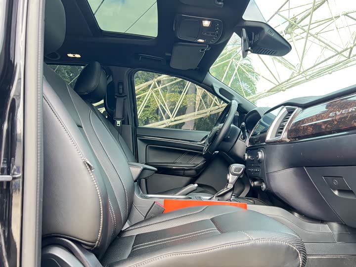 Фото 7 - Ford Everest