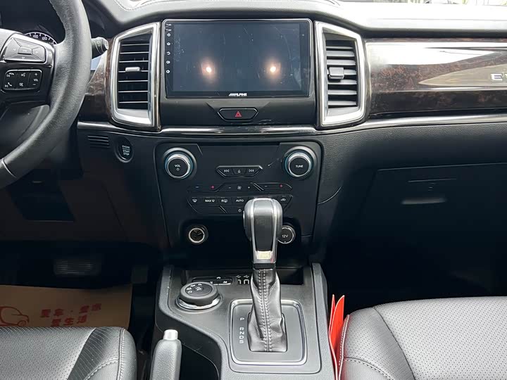 Фото 9 - Ford Everest