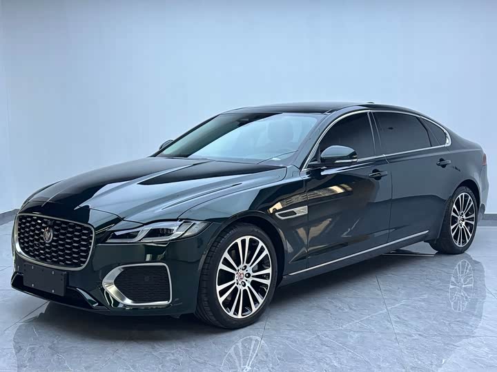 Фото 1 - Jaguar XF L