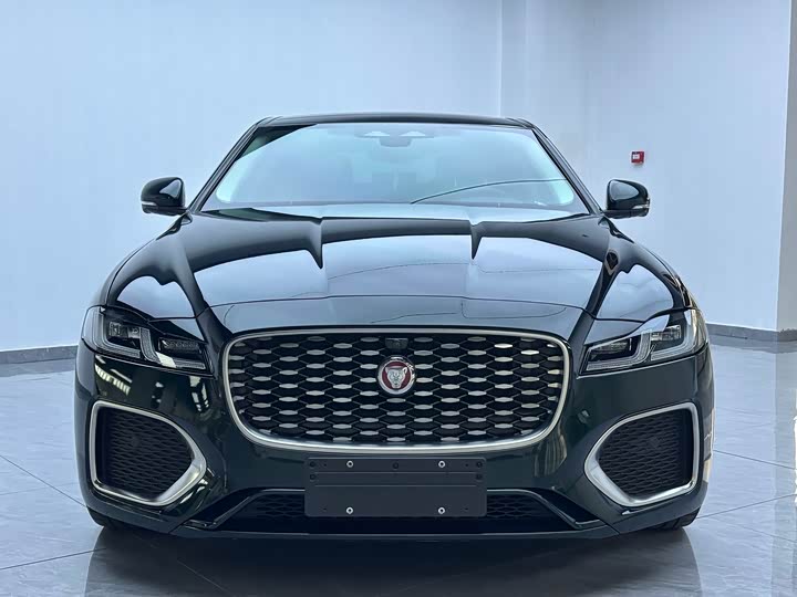 Фото 2 - Jaguar XF L