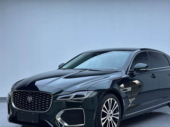 Фото 4 - Jaguar XF L