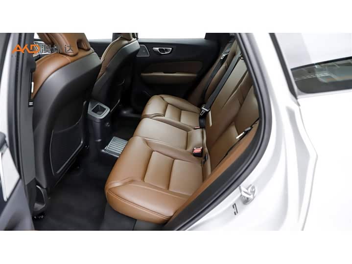 Фото 7 - Volvo XC60 Hybrid