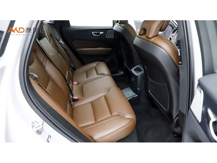 Фото 8 - Volvo XC60 Hybrid