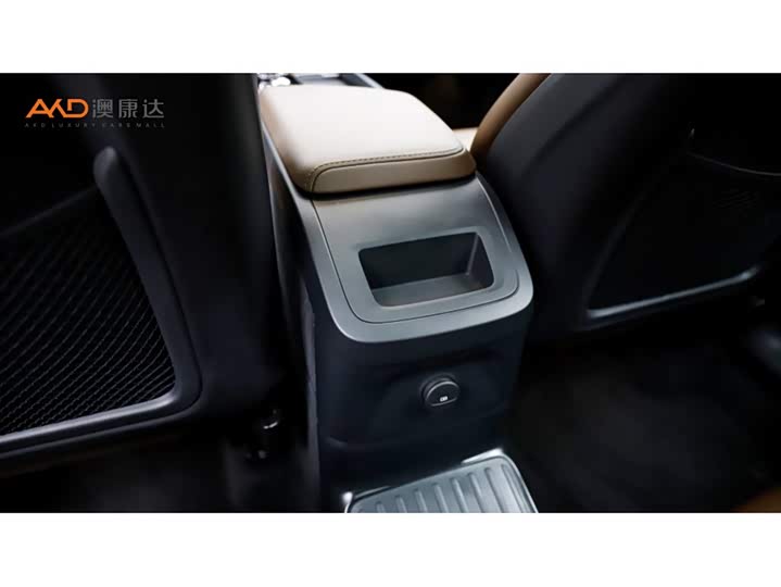 Фото 9 - Volvo XC60 Hybrid