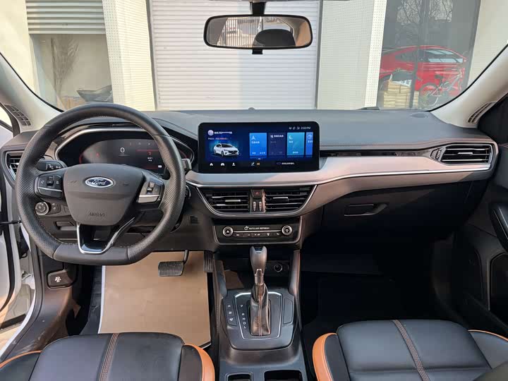 Фото 7 - Ford Focus