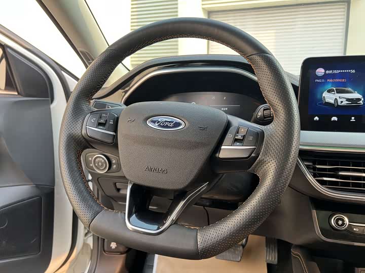 Фото 9 - Ford Focus