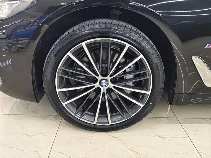 Фото 8 - BMW 5 Series