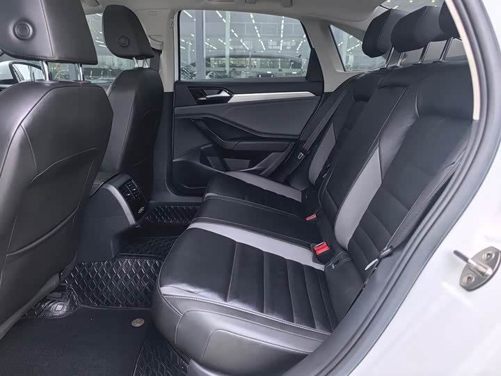 Фото 9 - Volkswagen Sagitar L