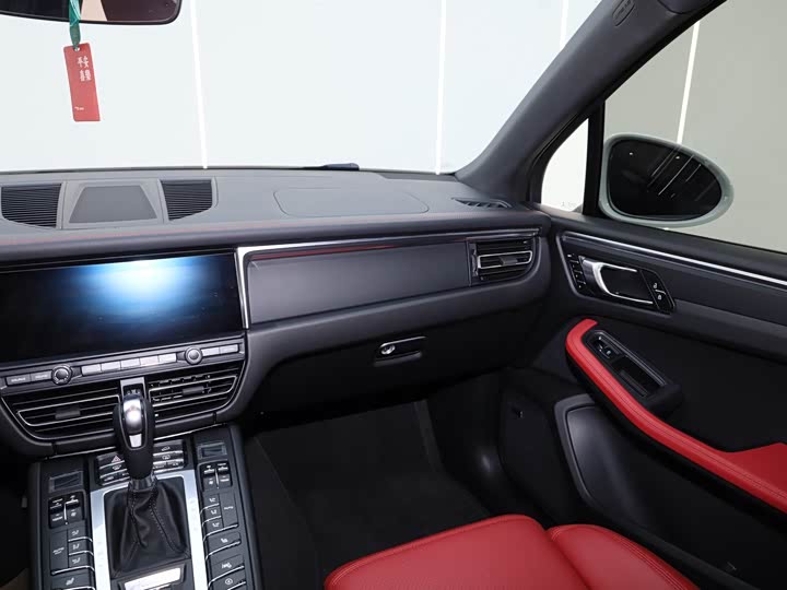 Фото 2 - Porsche Macan