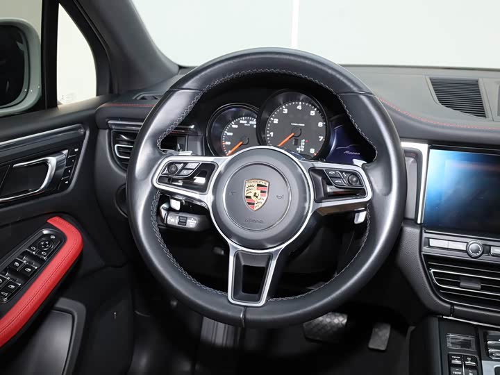 Фото 8 - Porsche Macan