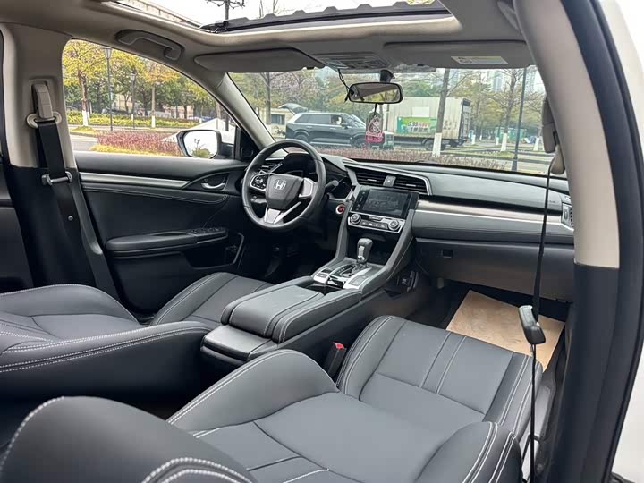 Фото 9 - Honda Civic