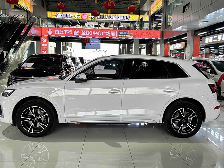 Фото 5 - Audi Q5L