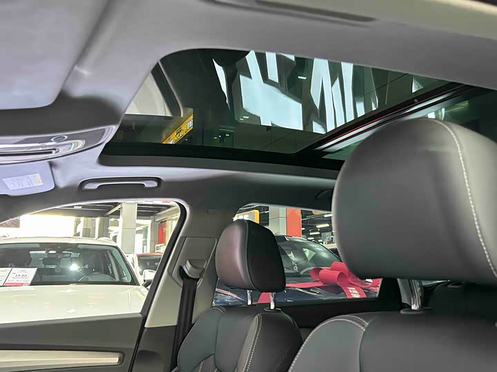 Фото 9 - Audi Q5L