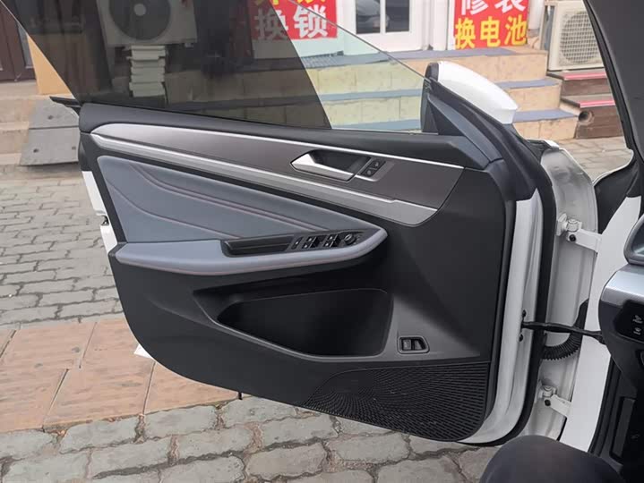 Фото 7 - Volkswagen Lamando L