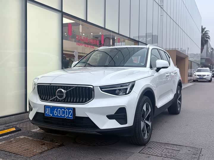 Фото 1 - Volvo XC40