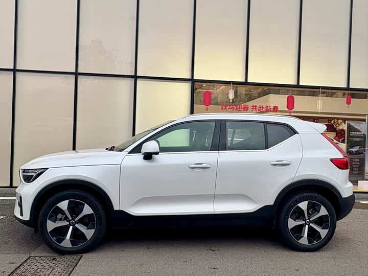 Фото 3 - Volvo XC40