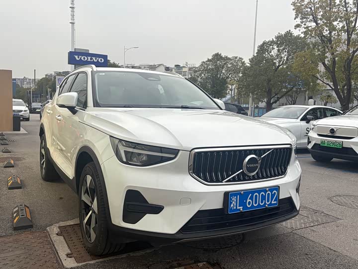 Фото 6 - Volvo XC40