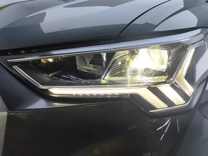 Фото 5 - Audi Q3