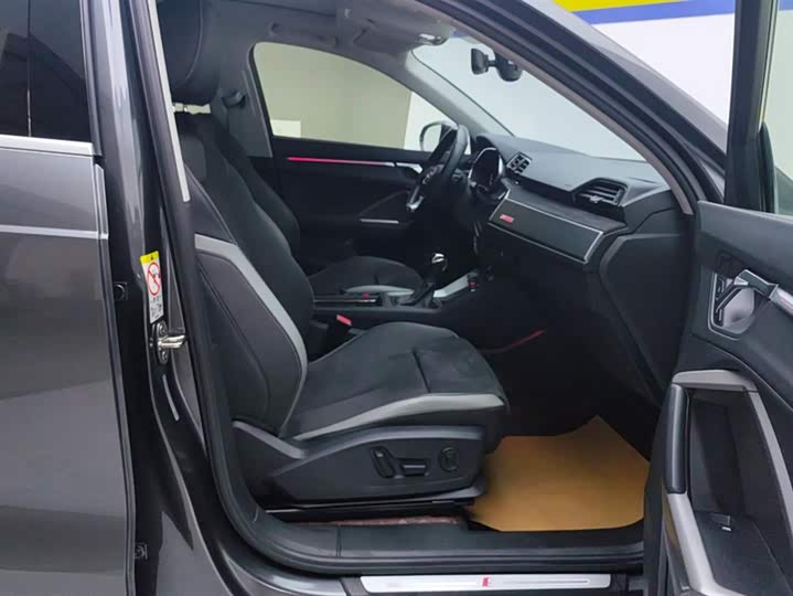 Фото 8 - Audi Q3