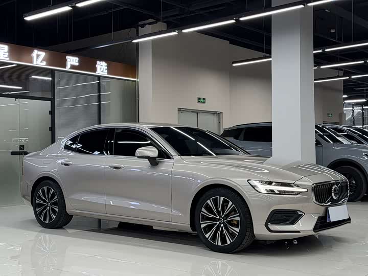 Фото 3 - Volvo S60