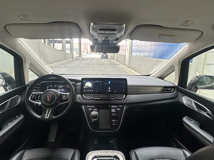 Фото 9 - Hongqi HQ9