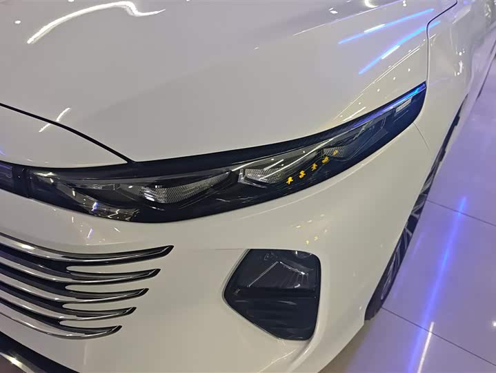 Фото 5 - Bestune B70