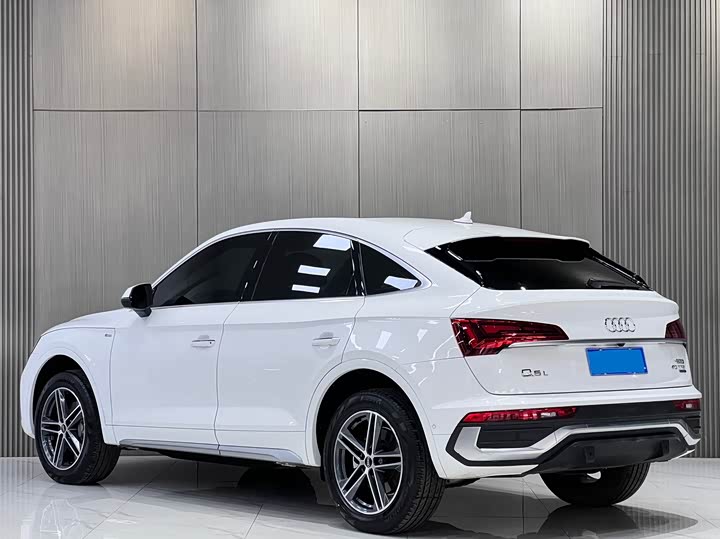 Фото 6 - Audi Q5L Sportback