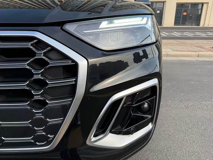 Фото 4 - Audi Q5L