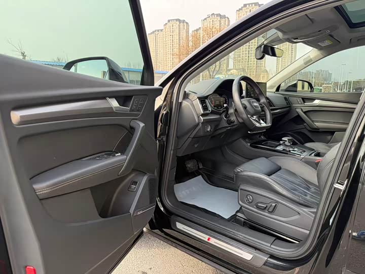 Фото 7 - Audi Q5L