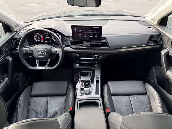 Фото 9 - Audi Q5L