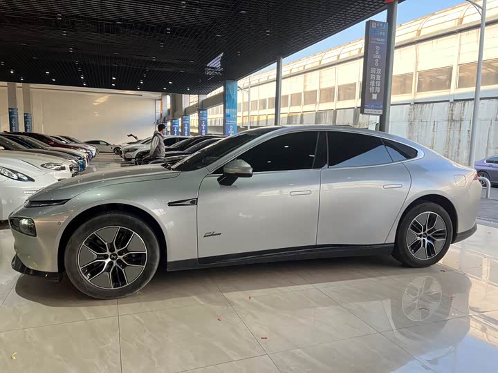 Фото 8 - XPeng P7