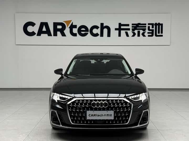 Фото 2 - Audi A8