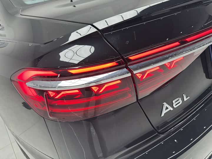 Фото 6 - Audi A8