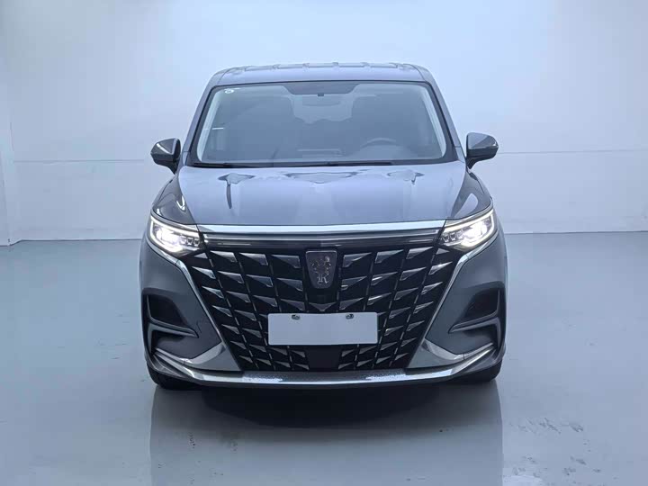 Фото 2 - Roewe iMax 8 EV