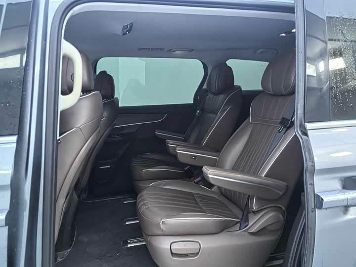 Фото 5 - Roewe iMax 8 EV