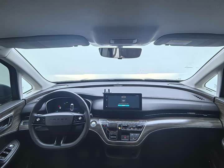 Фото 7 - Roewe iMax 8 EV