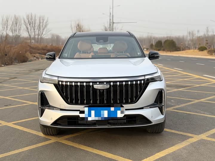 Фото 2 - Geely Atlas L