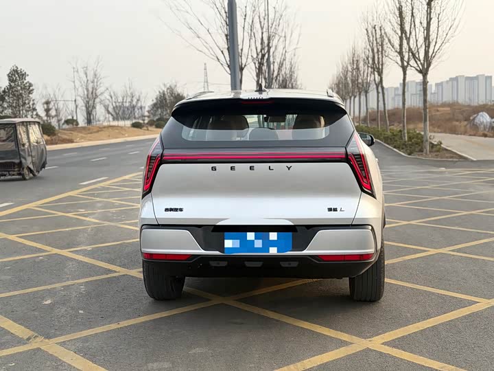 Фото 5 - Geely Atlas L