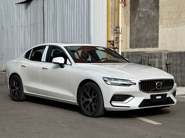 Фото 3 - Volvo S60